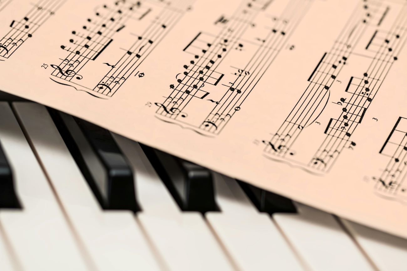 You are currently viewing Comptine d’un autre été : Histoire, signification, partitions et apprentissage au piano