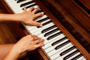 Lire la suite à propos de l’article Pourquoi apprendre « Mistral Gagnant » au piano ?