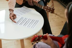 Lire la suite à propos de l’article Lire une tablature guitare facilement : guide clair pour débutants et musiciens